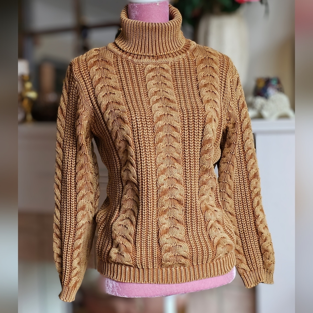 Double J turtleneck sweater. Size M.